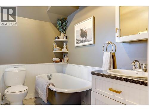 2245 Shuswap Avenue, Lumby, BC - Indoor Photo Showing Bathroom