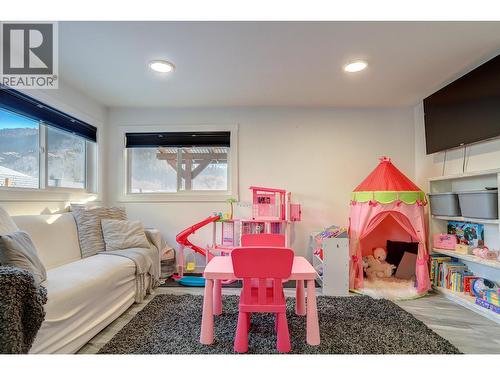 2245 Shuswap Avenue, Lumby, BC - Indoor