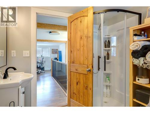 2245 Shuswap Avenue, Lumby, BC - Indoor Photo Showing Bathroom