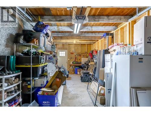 2245 Shuswap Avenue, Lumby, BC - Indoor