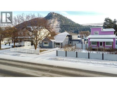 2245 Shuswap Avenue, Lumby, BC - Outdoor
