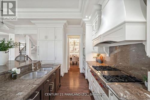 337 Kingsdale Avenue, Toronto, ON - Indoor Photo Showing Kitchen With Double Sink With Upgraded Kitchen