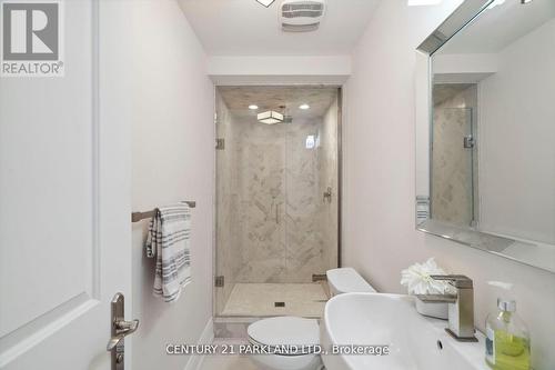 337 Kingsdale Avenue, Toronto, ON - Indoor Photo Showing Bathroom