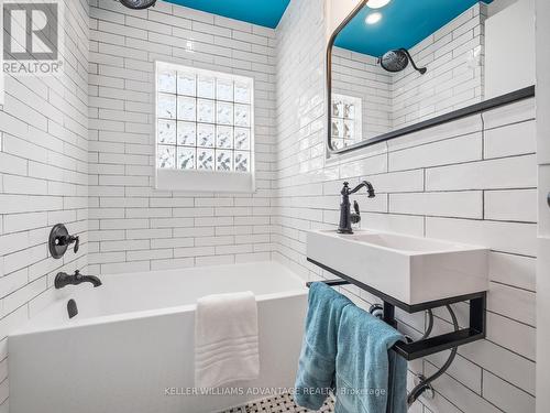 9 Condor Avenue, Toronto, ON - Indoor Photo Showing Bathroom