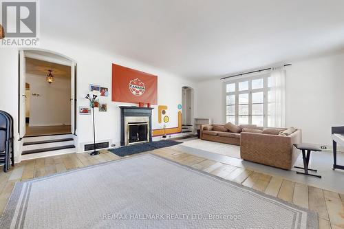 11222 Bayview Avenue, Richmond Hill, ON - Indoor Photo Showing Living Room With Fireplace