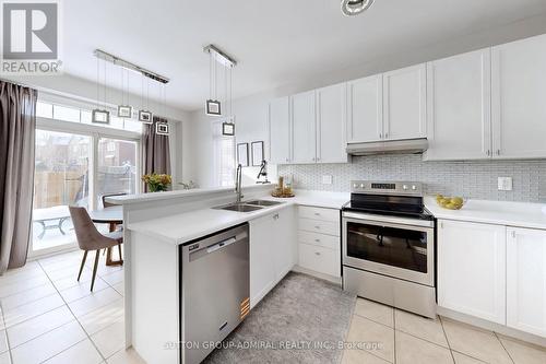 98 Dewpoint Road, Vaughan, ON - Indoor Photo Showing Kitchen With Double Sink