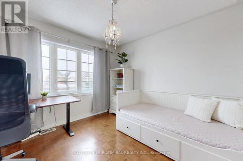98 Dewpoint Road, Vaughan, ON - Indoor Photo Showing Bedroom