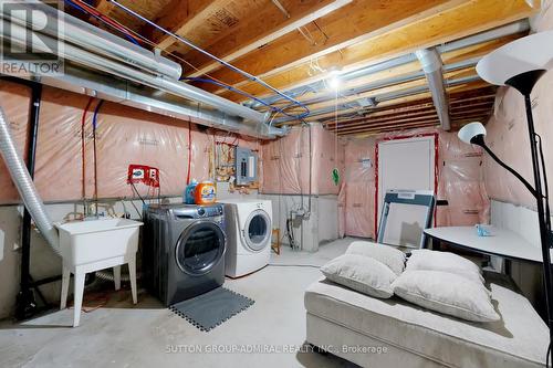 98 Dewpoint Road, Vaughan, ON - Indoor Photo Showing Laundry Room