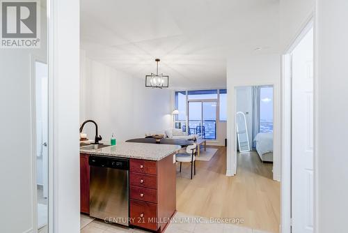 1607 - 339 Rathburn Road W, Mississauga, ON - Indoor