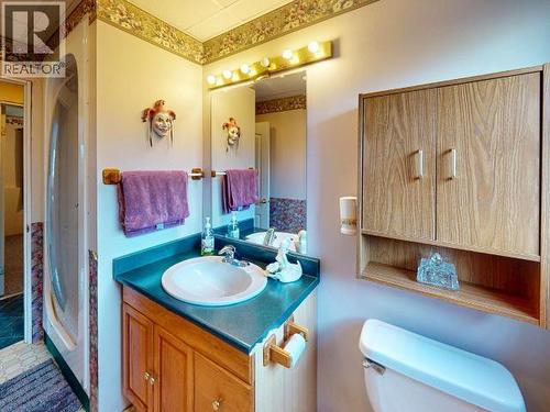 5439 Manson Ave, Powell River, BC - Indoor Photo Showing Bathroom