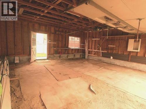 5439 Manson Ave, Powell River, BC - Indoor