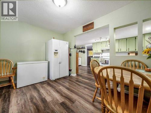 1026 7 Street N, Lethbridge, AB - Indoor Photo Showing Dining Room
