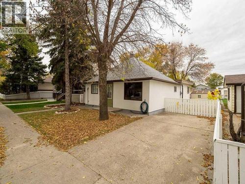1026 7 Street N, Lethbridge, AB - Outdoor