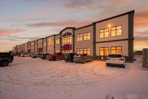 101 5621-5677  99 Street, Edmonton, AB 