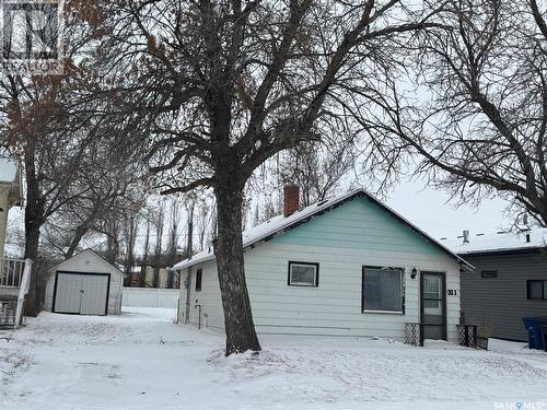 311 2Nd Avenue W, Assiniboia, SK - Outdoor