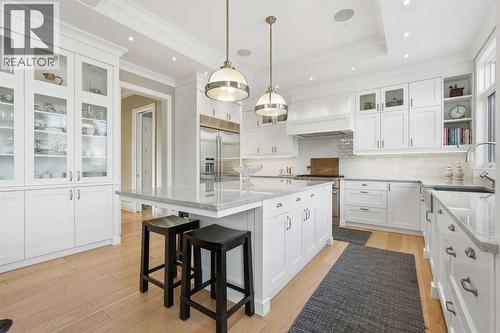 214 39 Avenue Sw, Calgary, AB - Indoor Photo Showing Kitchen