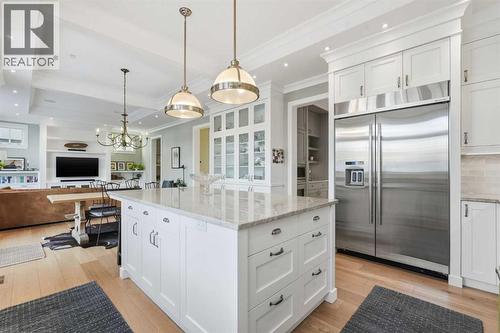 214 39 Avenue Sw, Calgary, AB - Indoor Photo Showing Kitchen With Upgraded Kitchen