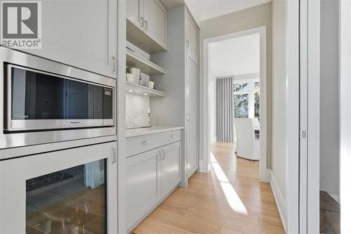 214 39 Avenue Sw, Calgary, AB - Indoor Photo Showing Other Room