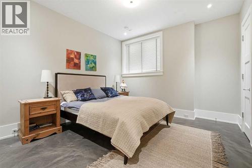 214 39 Avenue Sw, Calgary, AB - Indoor Photo Showing Bedroom