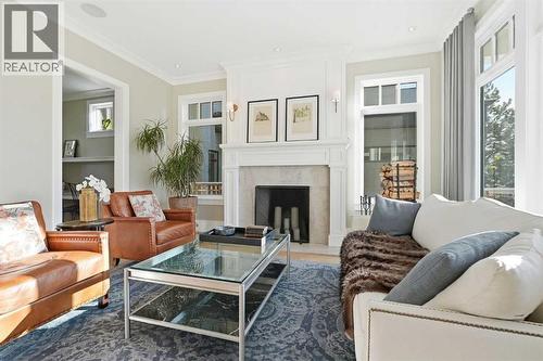 214 39 Avenue Sw, Calgary, AB - Indoor Photo Showing Living Room With Fireplace