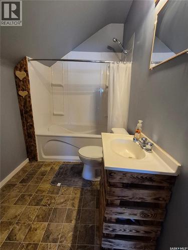 133 1St Street W, Ponteix, SK - Indoor Photo Showing Bathroom