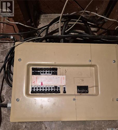 133 1St Street W, Ponteix, SK - Indoor