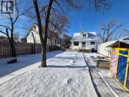 133 1St Street W, Ponteix, SK - Outdoor