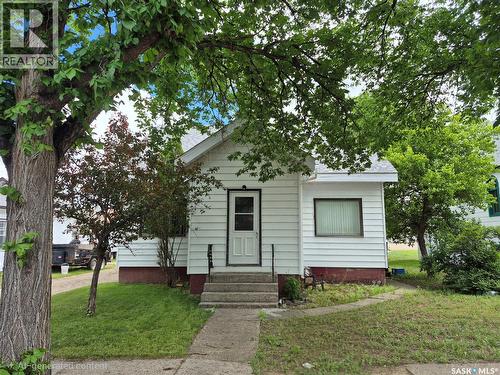 133 1St Street W, Ponteix, SK 