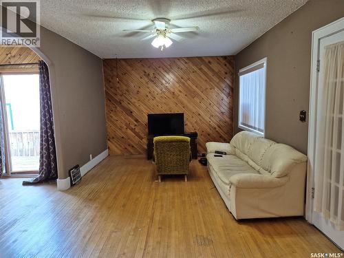 133 1St Street W, Ponteix, SK - Indoor