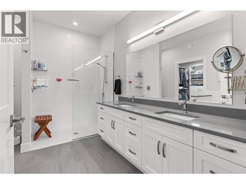 6457 Okanagan Landing Road, Vernon, BC - Indoor Photo Showing Bathroom