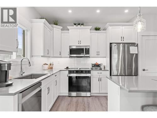 6457 Okanagan Landing Road, Vernon, BC - Indoor Photo Showing Kitchen With Upgraded Kitchen