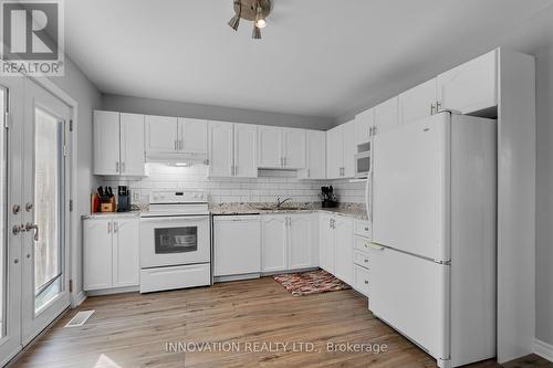 105 Cricket Crescent, Ottawa, ON - Indoor Photo Showing Kitchen