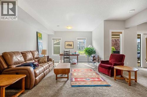 2253 Bayside Road Sw, Airdrie, AB - Indoor Photo Showing Living Room