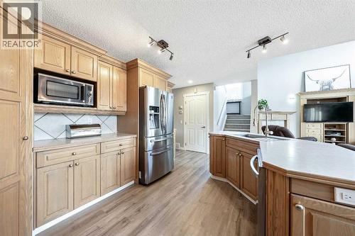 9 Hidden Valley Crescent Nw, Calgary, AB - Indoor Photo Showing Kitchen