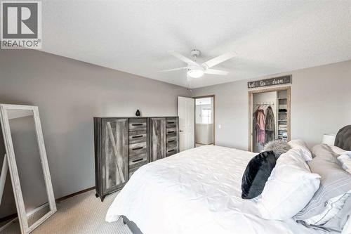9 Hidden Valley Crescent Nw, Calgary, AB - Indoor Photo Showing Bedroom