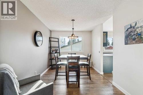 205 Acacia Drive Se, Airdrie, AB - Indoor Photo Showing Dining Room
