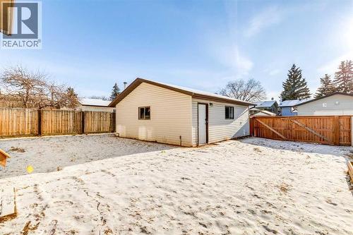 205 Acacia Drive Se, Airdrie, AB - Outdoor