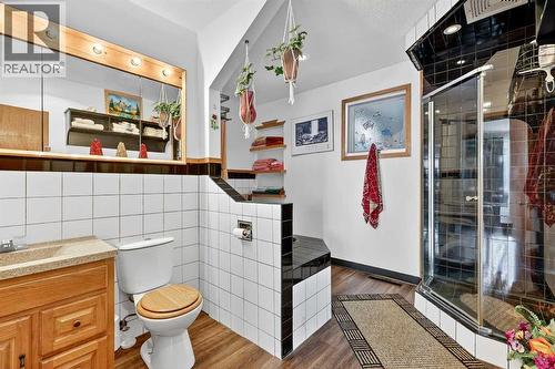 33235 Range Road 64, Rural Mountain View County, AB - Indoor Photo Showing Bathroom