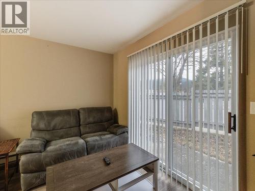202 11Th Avenue Unit# 102, Castlegar, BC - Indoor Photo Showing Living Room