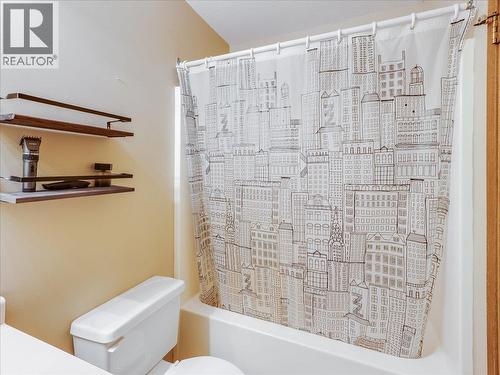 202 11Th Avenue Unit# 102, Castlegar, BC - Indoor Photo Showing Bathroom