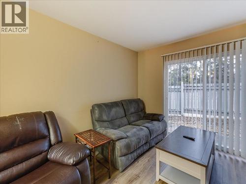 202 11Th Avenue Unit# 102, Castlegar, BC - Indoor Photo Showing Living Room