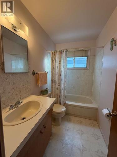 Main Bathroom - 5317 47Th Street, High Prairie, AB - Indoor Photo Showing Bathroom