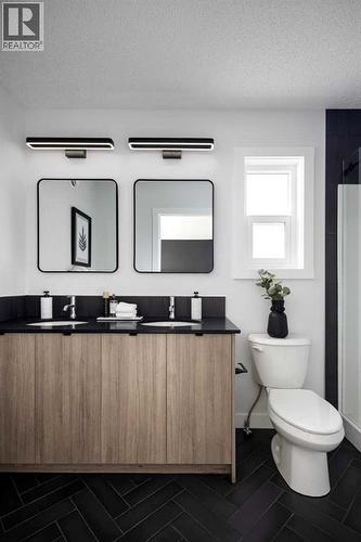 86 Creekview Avenue, Calgary, AB - Indoor Photo Showing Bathroom