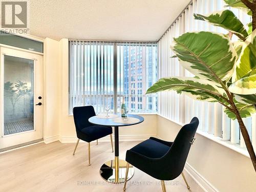 521 - 15 Northtown Way, Toronto, ON - Indoor Photo Showing Dining Room