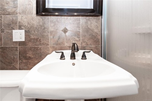 691 Victoria Cres, Campbell River, BC 