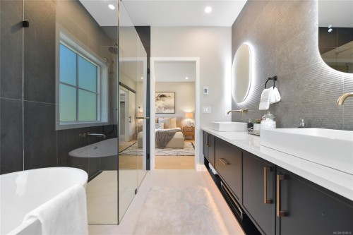 6983 Hagan Rd, Central Saanich, BC 