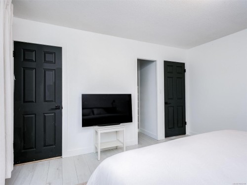 1091 Baldwin Pl, Saanich, BC 