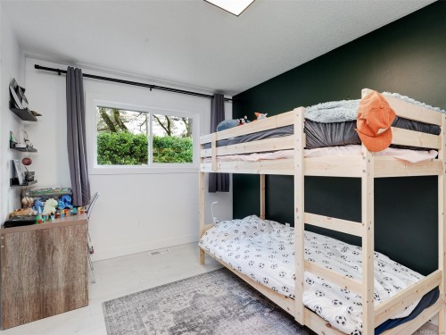 1091 Baldwin Pl, Saanich, BC 