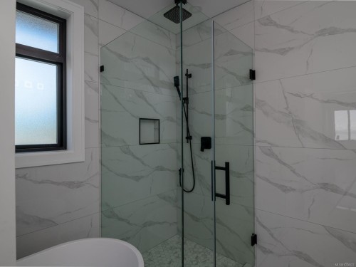 120 Hawk Point Rd, Nanaimo, BC 