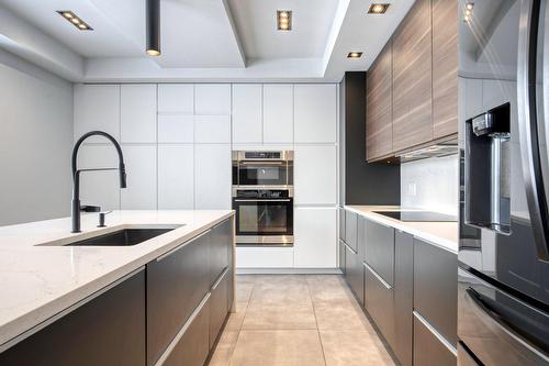Cuisine - 50 Rue De L'Oiselet, Carignan, QC - Indoor Photo Showing Kitchen With Upgraded Kitchen